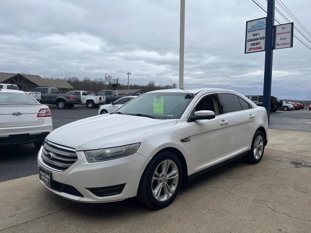 2013 Ford Taurus SEL's photo