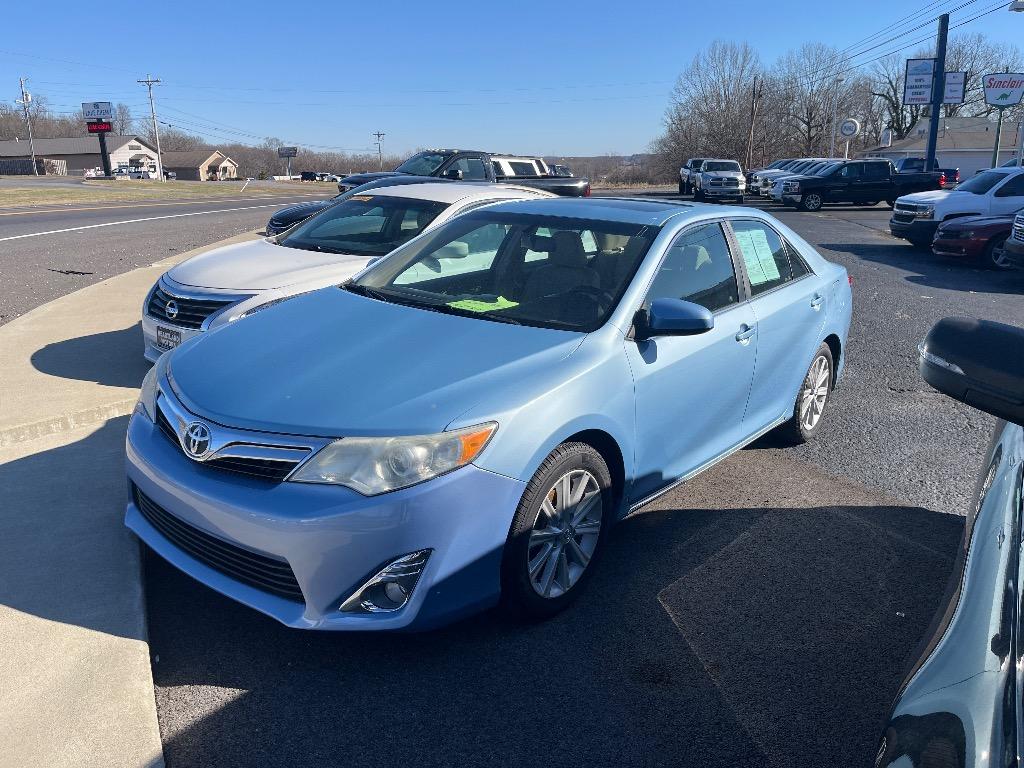 2014 Toyota Camry XLE's photo