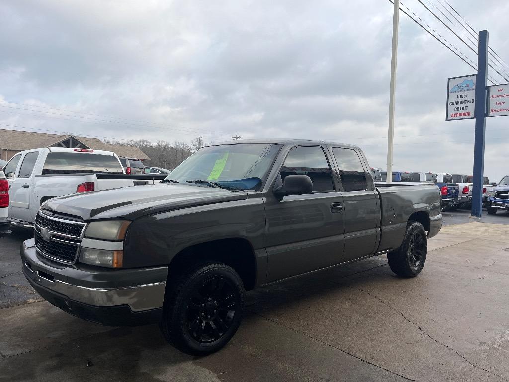 2004 Chevrolet Silverado 1500 LT's photo
