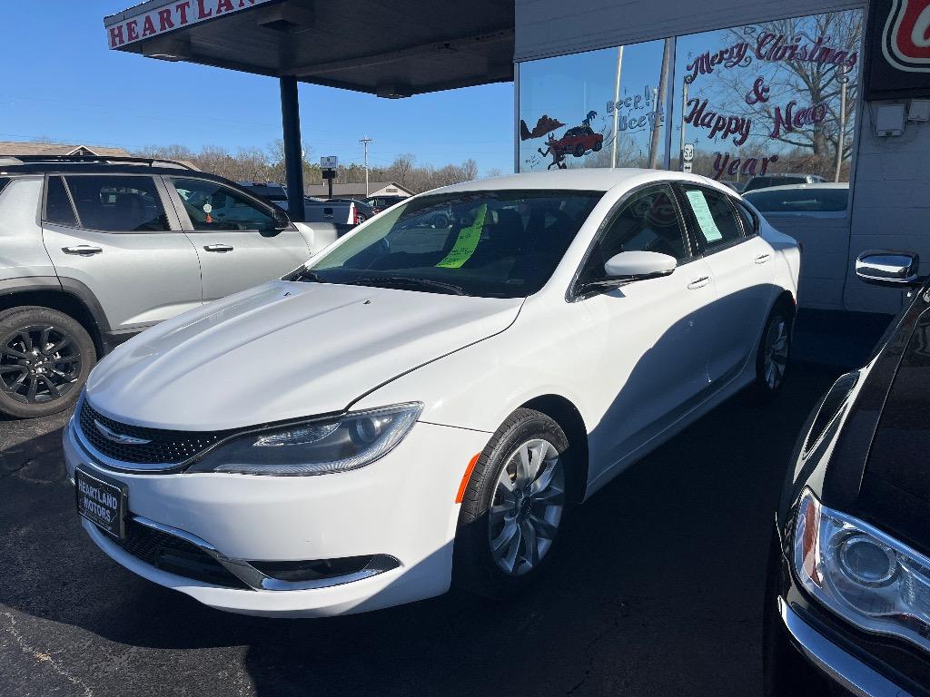 2015 Chrysler 200 C's photo