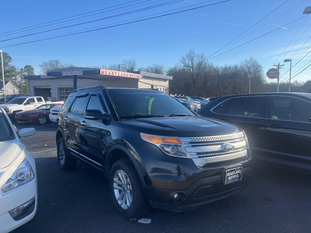 2011 Ford Explorer XLT's photo