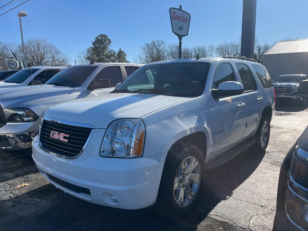 2009 GMC Yukon SLT2's photo