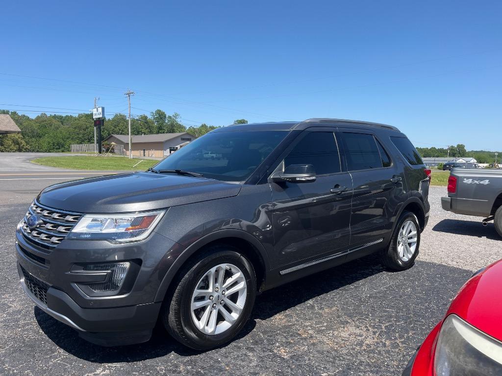 2016 Ford Explorer XLT FWD's photo