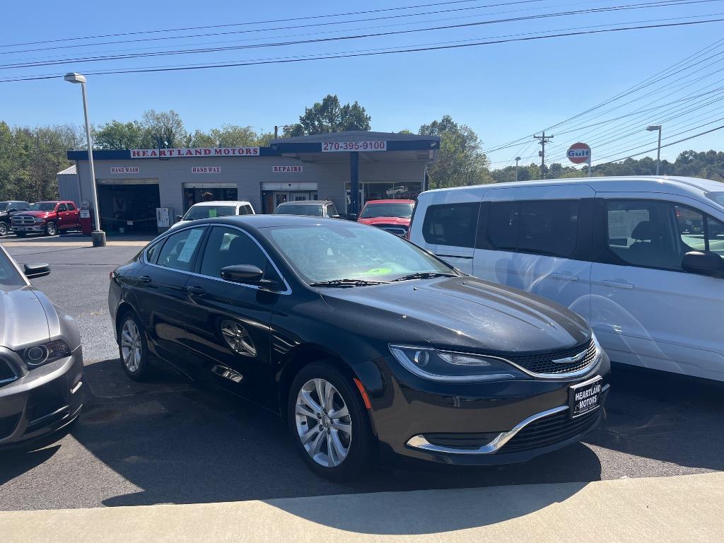 2015 Chrysler 200 Limited's photo
