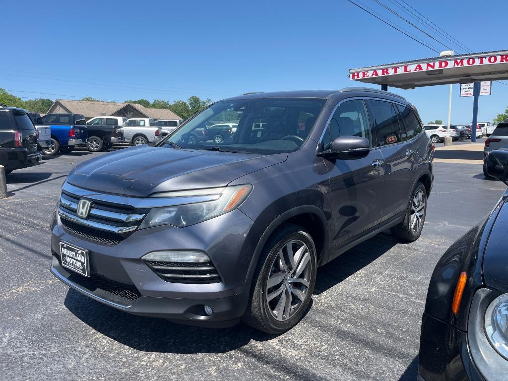 2017 Honda Pilot 4WD Touring's photo